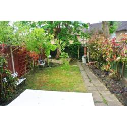 Nice double room close to Notting Hill area in a newly refurbished house. All bills inc with Wi-Fi