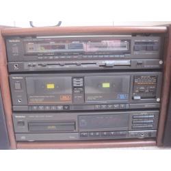Vintage Technics HI-Fi, Radio,Tape,C/D, 2 x 120w Speakers,all instruction books & Remote