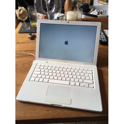 Apple MacBook 13" 2GHz CPU, 2 GB RAM, 120GB Hard drive Mid 2007/Late 2006