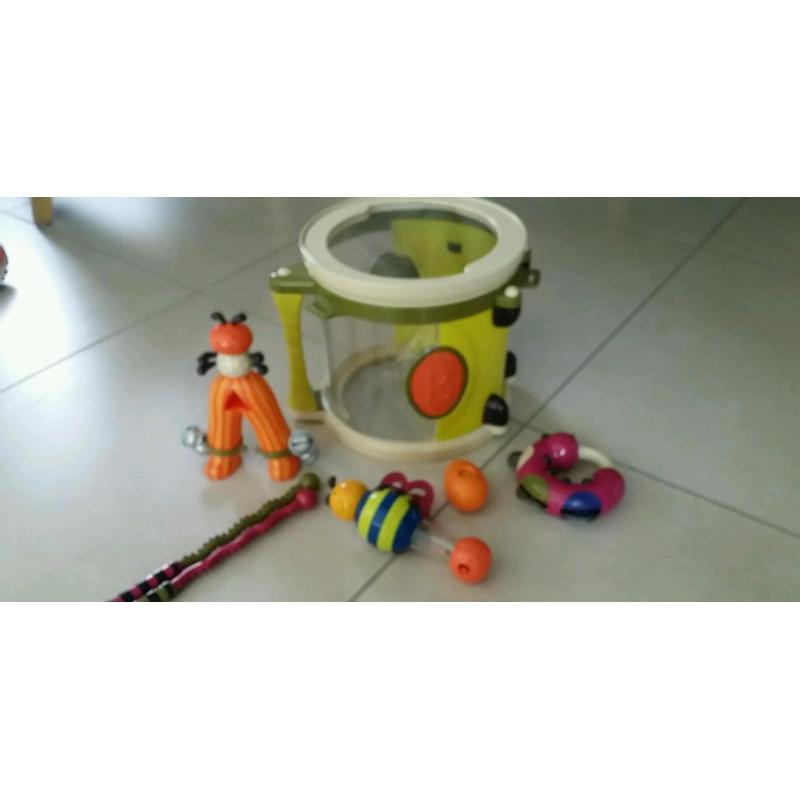 Toy drum and instrument set