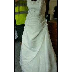 Brand new Ivory wedding dress