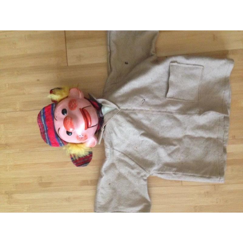 Pelham puppet Oogie