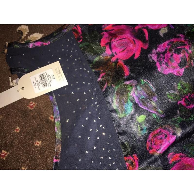 New with tags Girls beautiful and elegant flowery dress