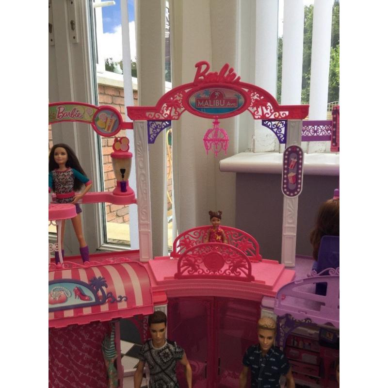 Barbie mall