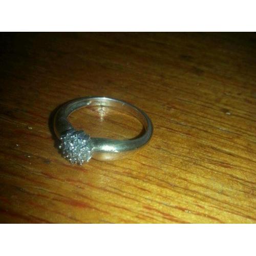 Gold engagement ring