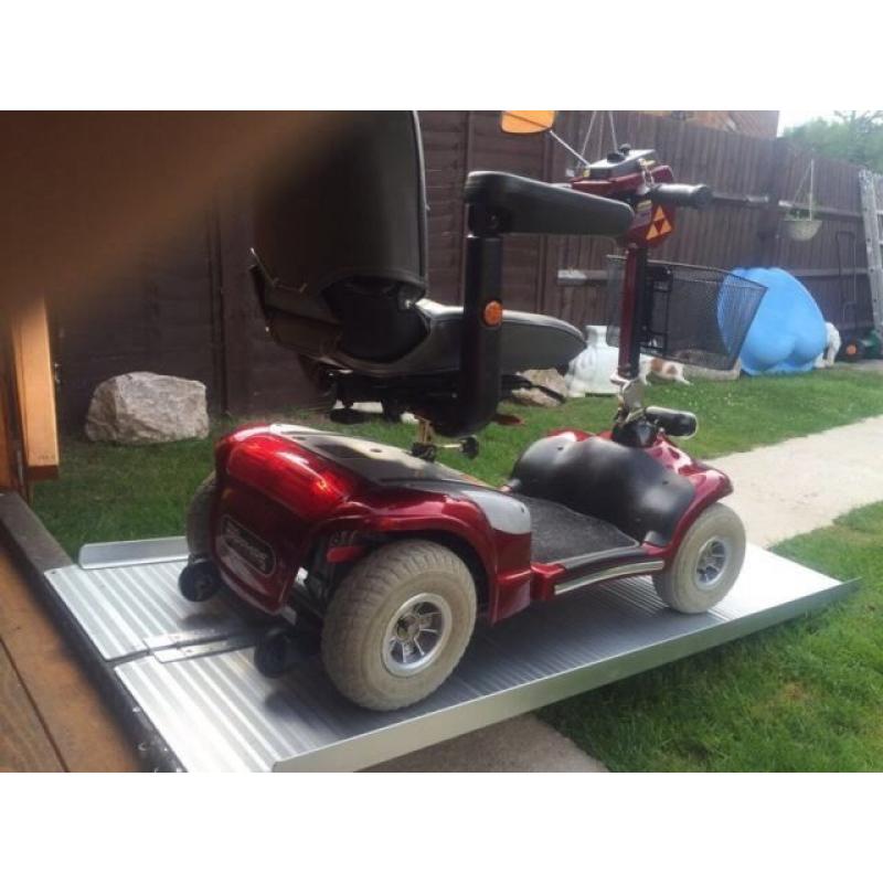 STERLING SUNRISE MOBILITY SCOOTER - COMFORTABLE & FAST