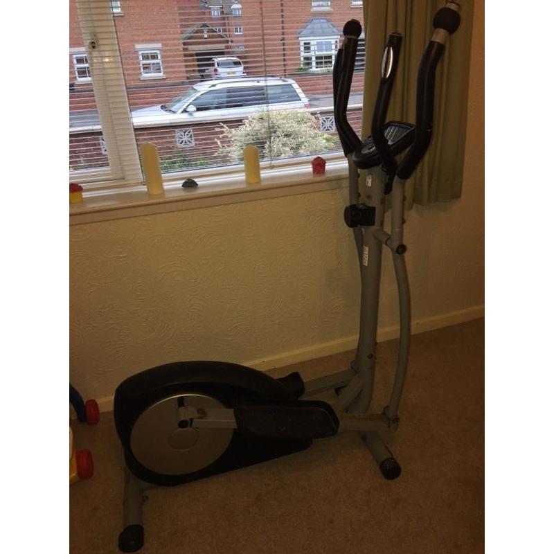 Cross trainer