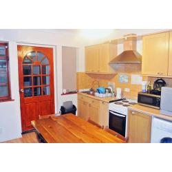 FANTASTIC DOUBLE ROOM IN ACTON - CLOSE TO TUBE - ALL BILLS INCLUDED *REDUCED RENT*