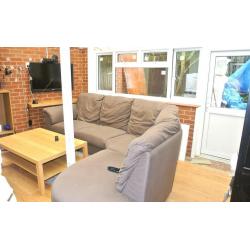 FANTASTIC DOUBLE ROOM IN ACTON - MOMENTS FROM TUBE - ALL BILLS INCLUDED - MUST SEE
