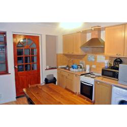 FANTASTIC DOUBLE ROOM IN ACTON - MOMENTS FROM TUBE - ALL BILLS INCLUDED - MUST SEE