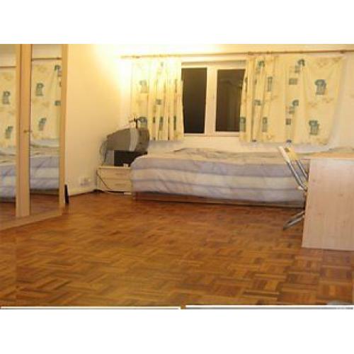 Very good condition of Double room in Archway, all bills included