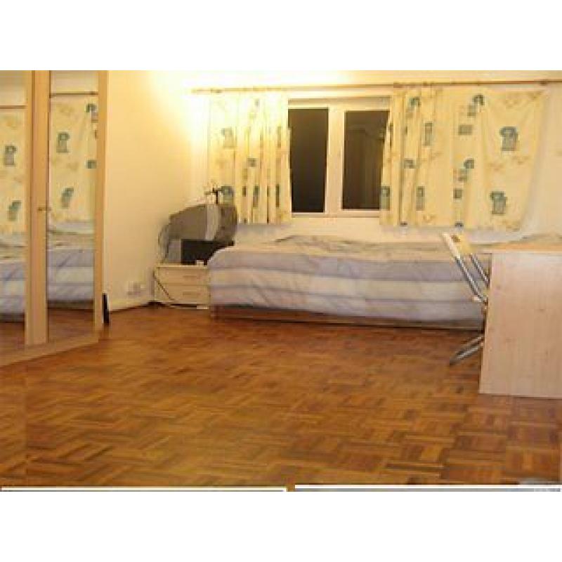 Very good condition of Double room in Archway, all bills included