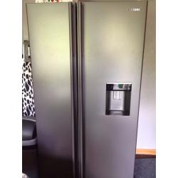 Samsung Non Plumbed in American Fridge Freezer sold with 6 Month Gtee