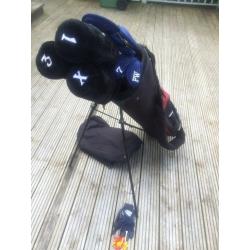 DUNLOP, 3 WOODS, SET OF IRONS 9 8 7 6 5 4 3, PW, PUTTER, HIPPO BAG ON STAND, GOLF BALLS, TEES, GLOVE