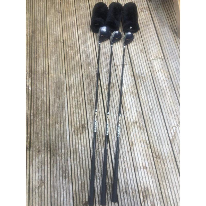 DUNLOP, 3 WOODS, SET OF IRONS 9 8 7 6 5 4 3, PW, PUTTER, HIPPO BAG ON STAND, GOLF BALLS, TEES, GLOVE