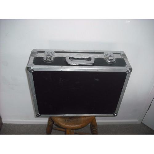Strong metal lockable storage case, sturdy construction & lockable