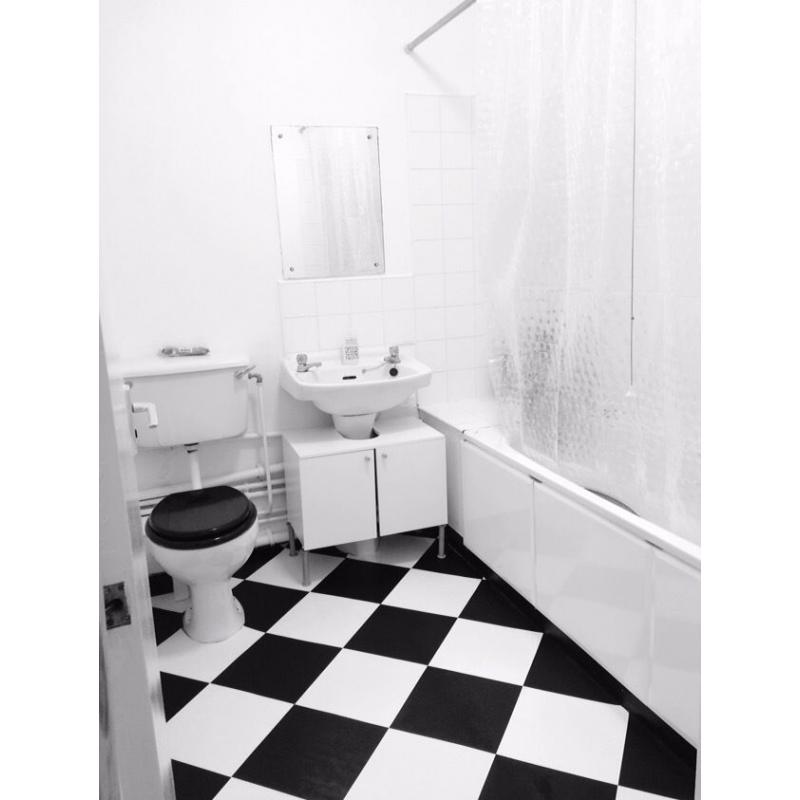 Double Room in Brixton Close to Station