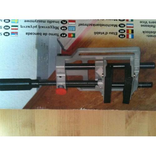 QUICK RELEASE ENGINEERS BENCH VICE, BRAND NEW UNOPENED