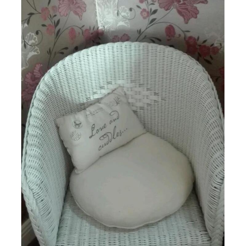 White whicker loom chair
