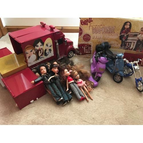 Bratz Tour bus