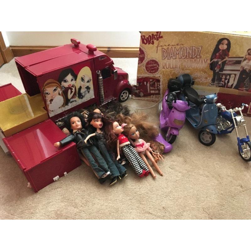 Bratz Tour bus