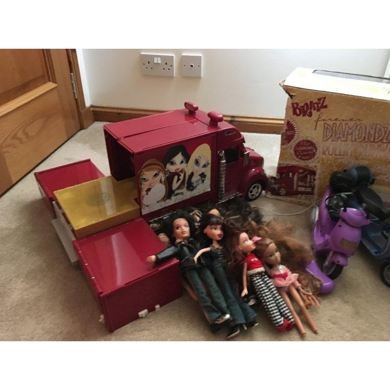 Bratz Tour bus
