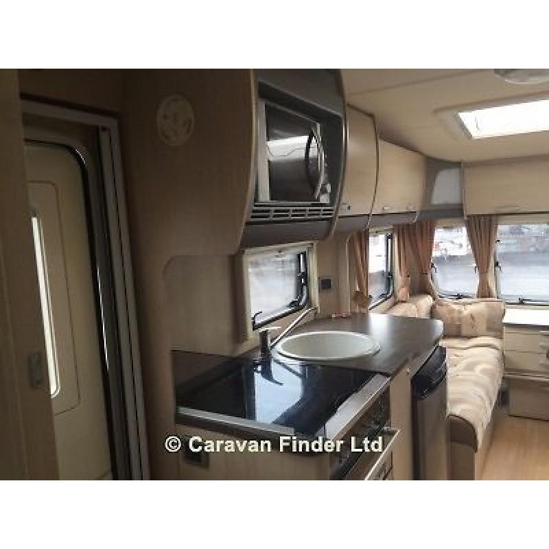 Sterling Europa 565 (2010), motor-mover & awning
