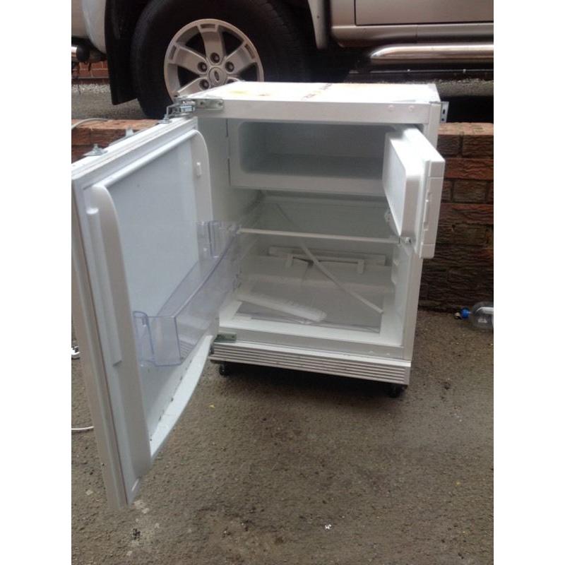 Integrated fridge (brand new)