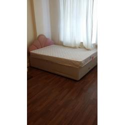 Large Size Bed Room Available near City Center & Cardiff Bay in a Nice Quite New Renovated House.
