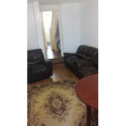 Large Size Bed Room Available near City Center & Cardiff Bay in a Nice Quite New Renovated House.