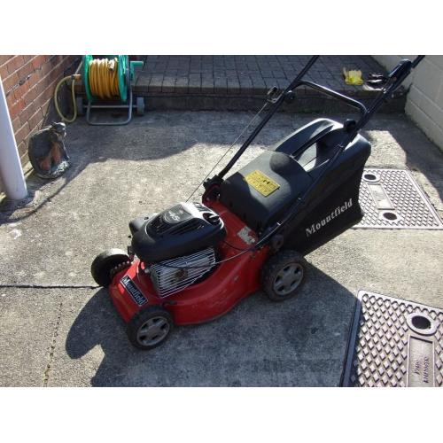 Mountfield petrol lawn mower CL45 briggs and stratton engine