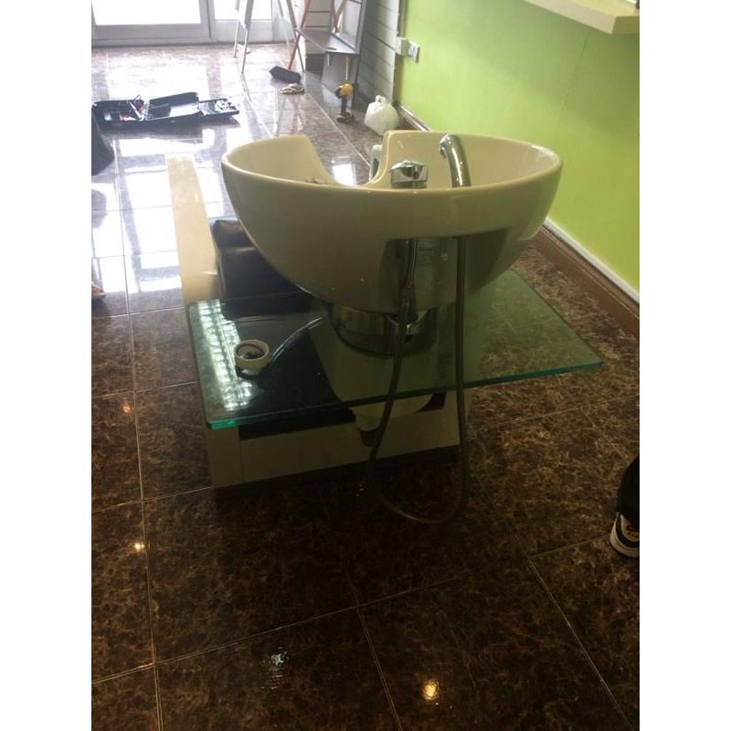 Salon backwash hair wash unit