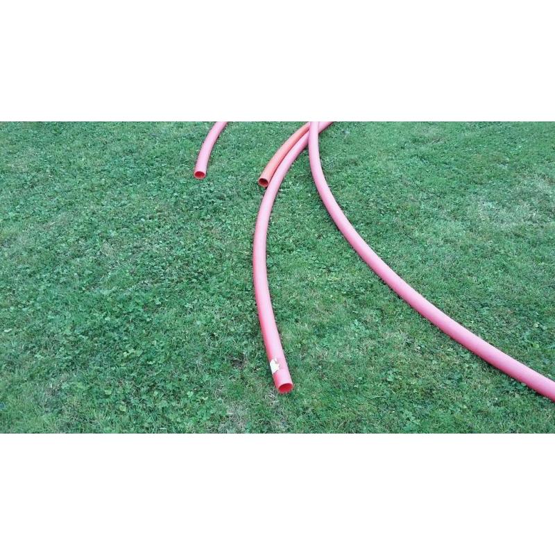 Drainage pipe free to collect