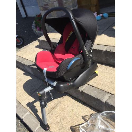 Maxi cost car seat and isofix base