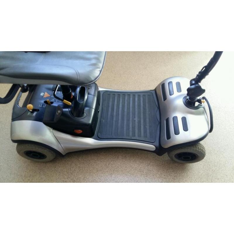 Shoprider cameo 4mph mobility scooter new batterie + motor