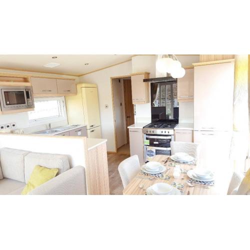 2016 Caravan on the Isle of Wight, 6 berth, facilties and pet friendly