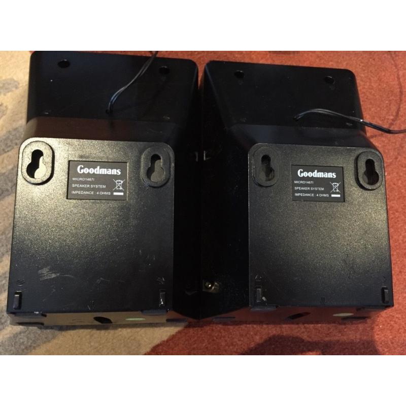 Docking station CD player with speakers