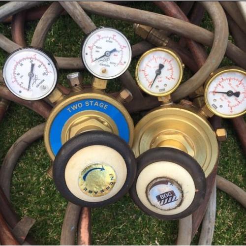 Gas welding gear