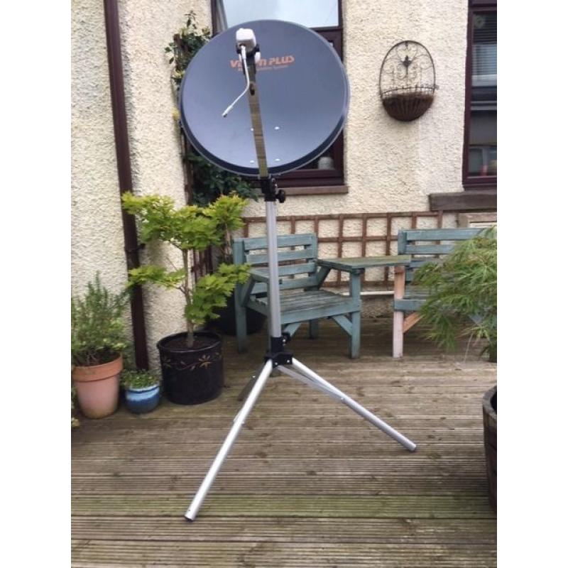 Caravan or motorhome satellite system Vision Plus portable includes 55cm dish and tripod
