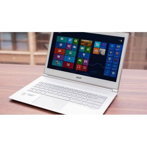 Acer Aspire S7-392 Model - White Great Condition- i7 4th Gen, 8Gb RAM and 256 GB SSD