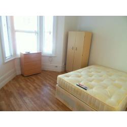 Good double room available in Forest Gate 1min to station London