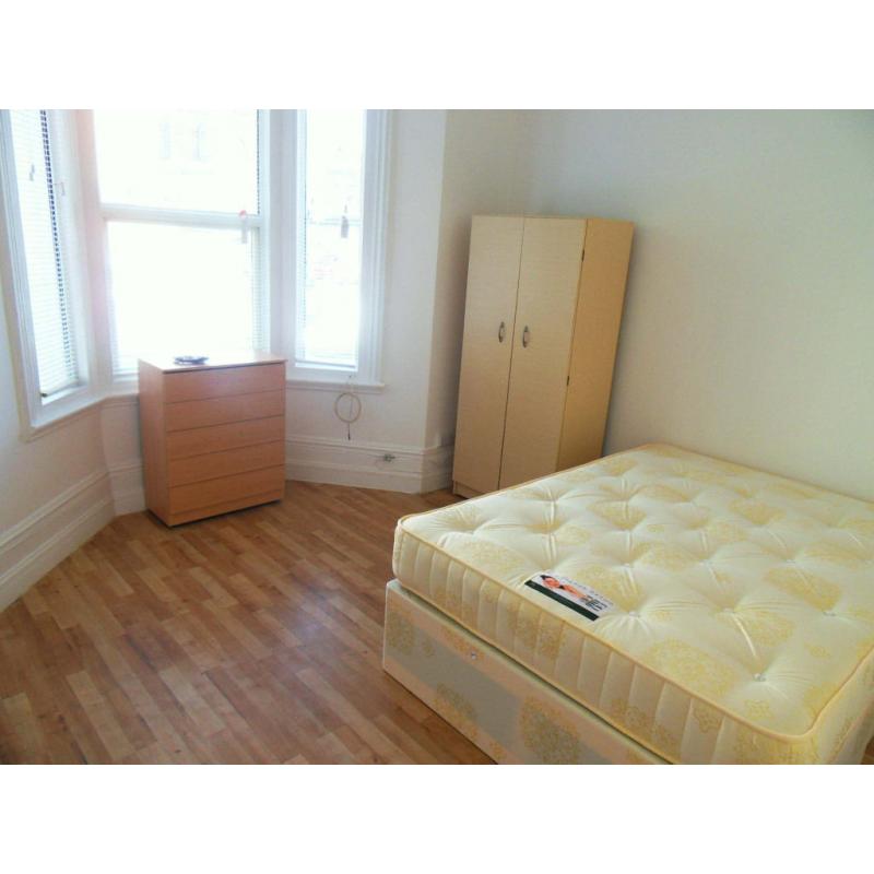 Good double room available in Forest Gate 1min to station London