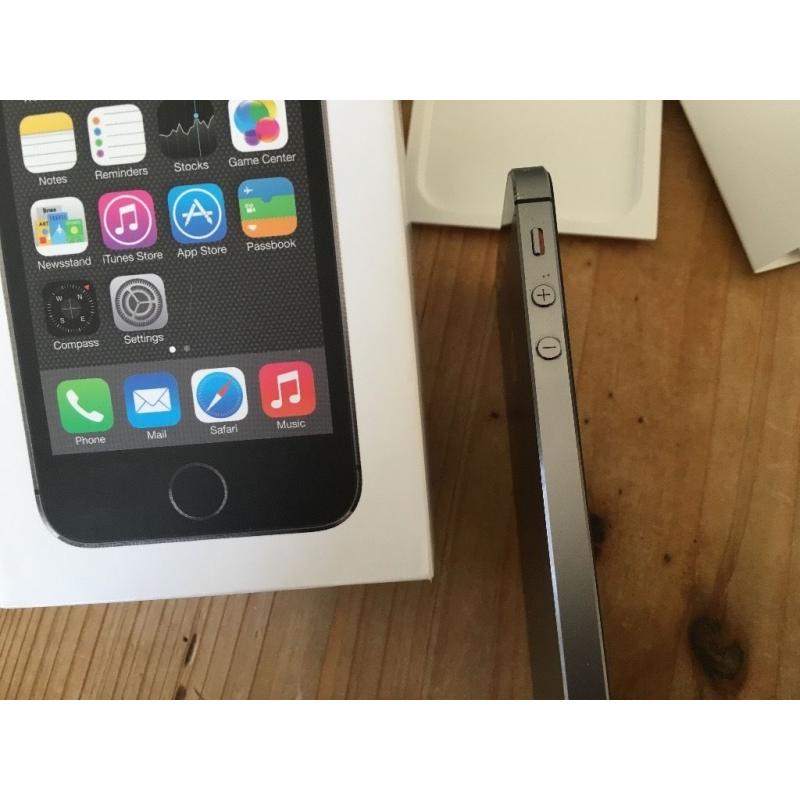 Apple iPhone 5s Space Grey 16gb Unlocked