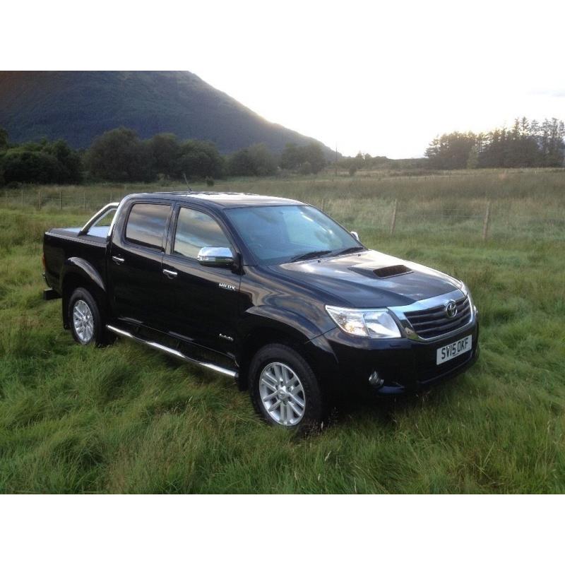 2015 Toyota Hilux Invincible 3.0 NO VAT Black