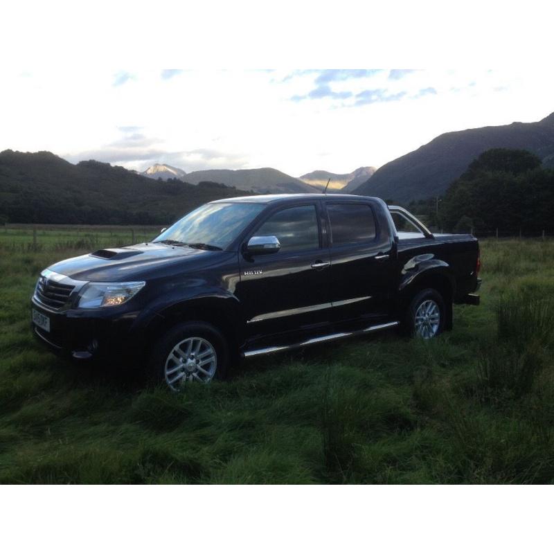 2015 Toyota Hilux Invincible 3.0 NO VAT Black