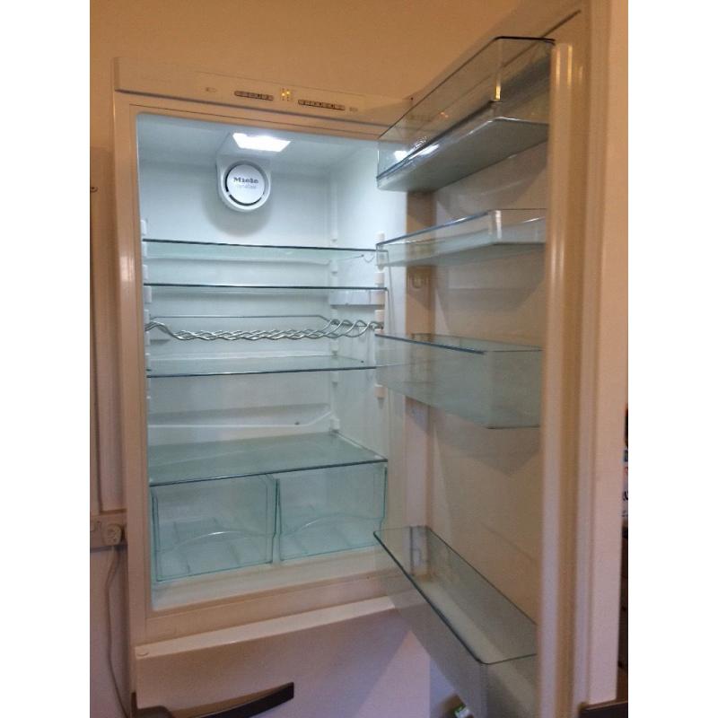 Míele Fridge Freezer, as new condition, white
