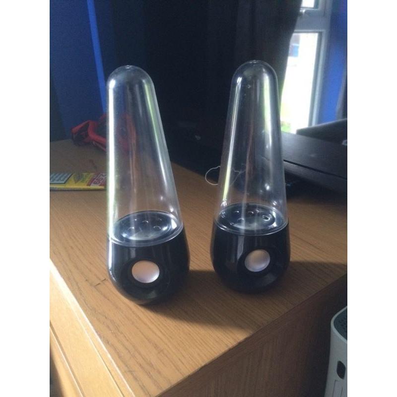 Water speakers (colour)