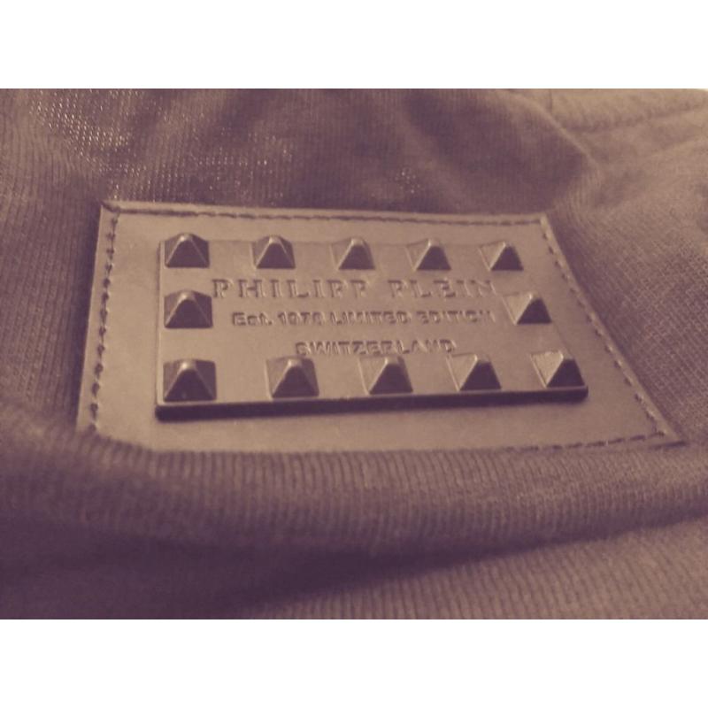 original Phillip plien t-shirts & hugo boss jeans