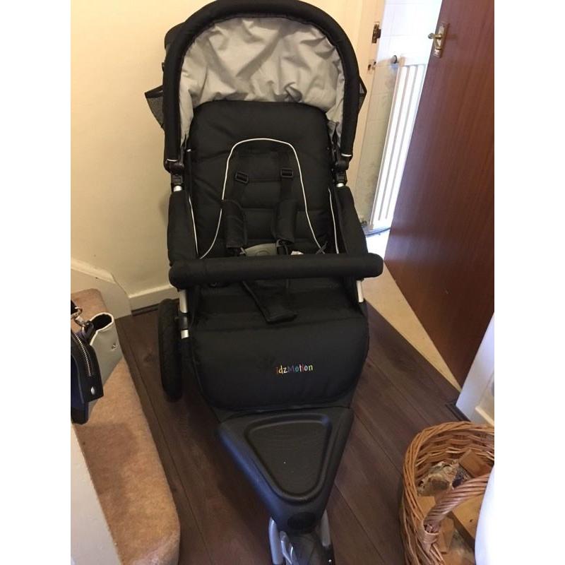Kidzmotion 3 wheel pram