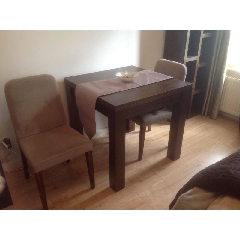 Opus mango living room set
